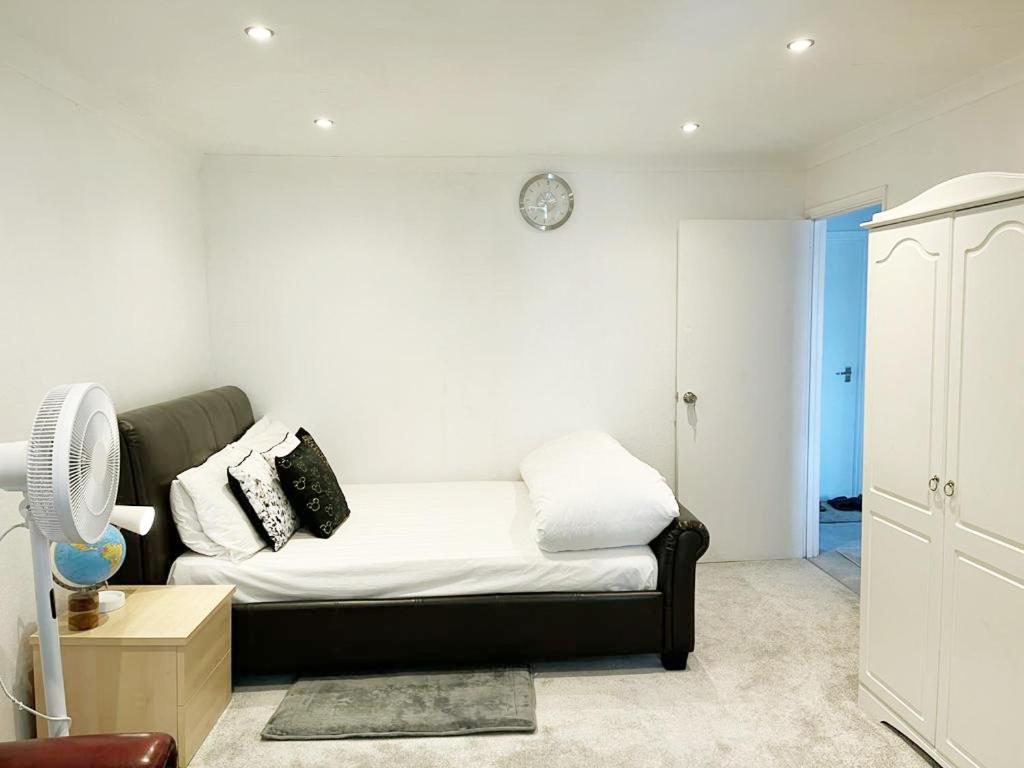 Blessings Of Peace Home Away From Home Cardiff Buitenkant foto