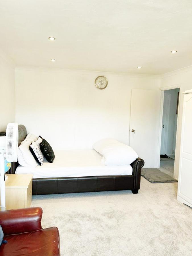 Blessings Of Peace Home Away From Home Cardiff Buitenkant foto
