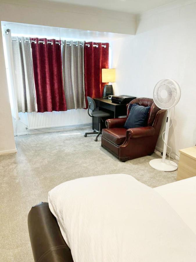 Blessings Of Peace Home Away From Home Cardiff Buitenkant foto