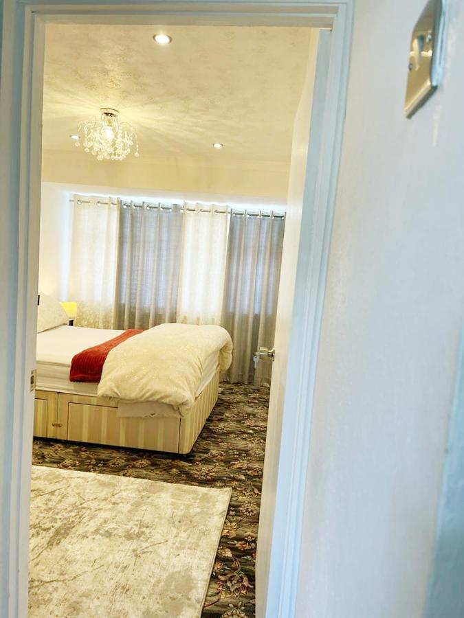 Blessings Of Peace Home Away From Home Cardiff Buitenkant foto