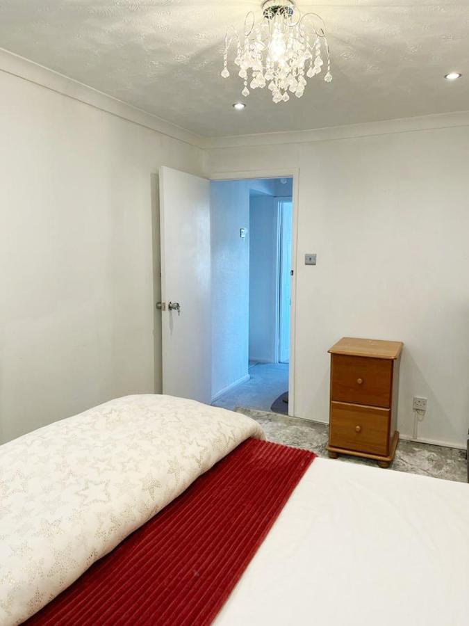 Blessings Of Peace Home Away From Home Cardiff Buitenkant foto