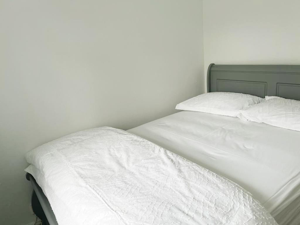 Blessings Of Peace Home Away From Home Cardiff Buitenkant foto