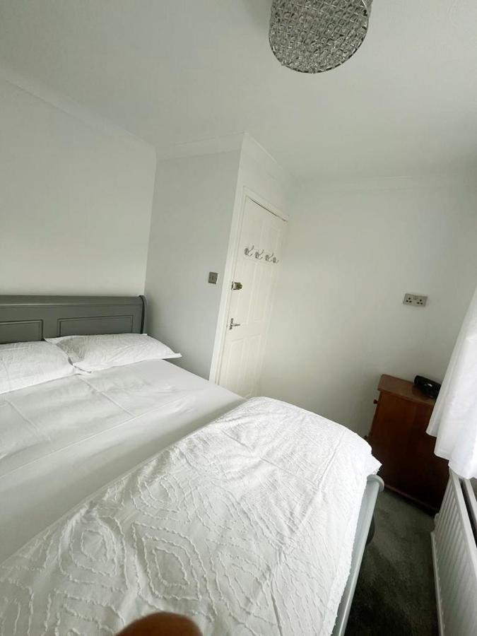 Blessings Of Peace Home Away From Home Cardiff Buitenkant foto