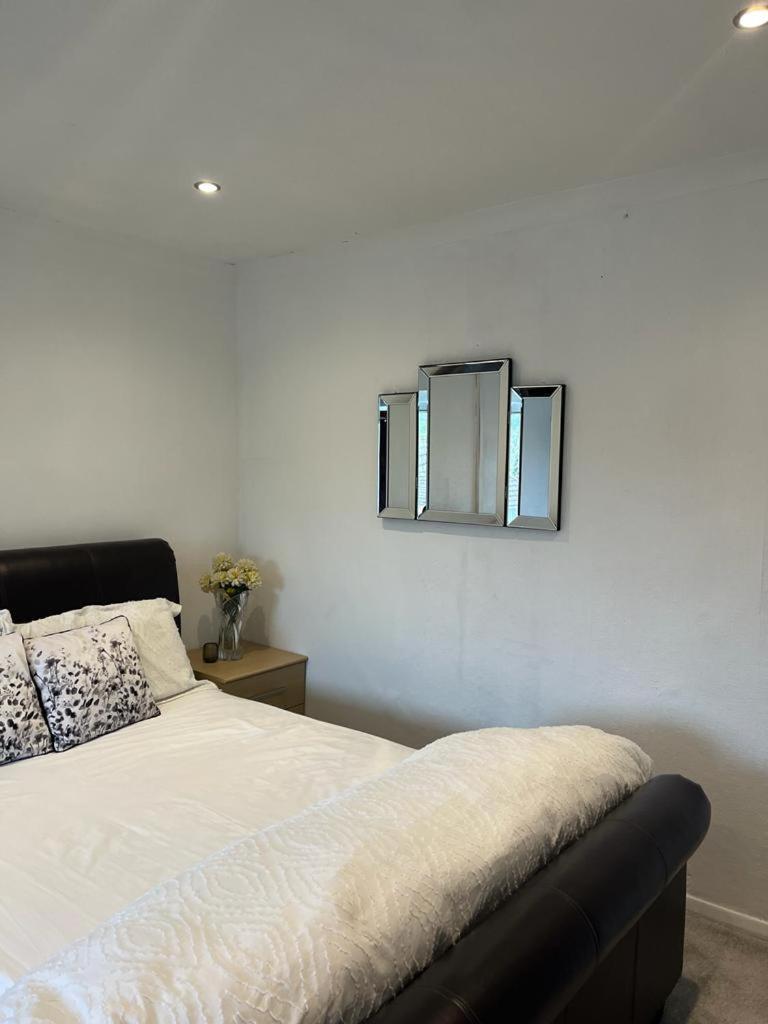 Blessings Of Peace Home Away From Home Cardiff Buitenkant foto
