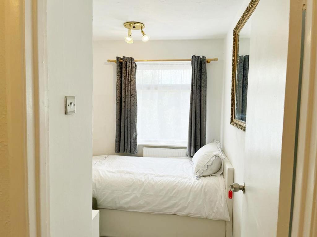Blessings Of Peace Home Away From Home Cardiff Buitenkant foto